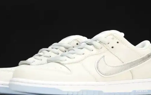 Low Family) and (Friends  Dunk FD8776-100 Nike White  Lobster SB 0704